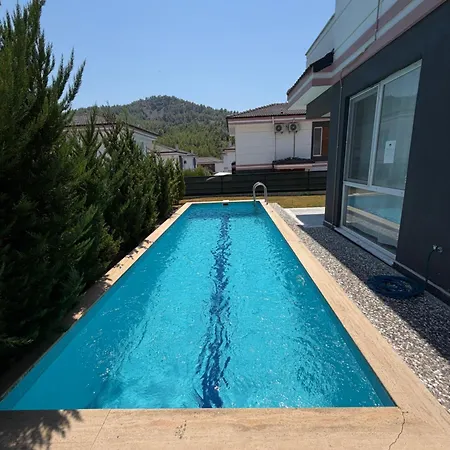 Jusmin Havuzlu Villa